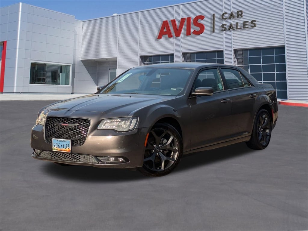 2023 Chrysler 300 S's photo