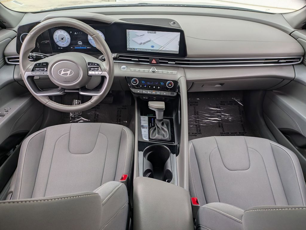 Thumbnail: 2025 Hyundai Elantra - 25