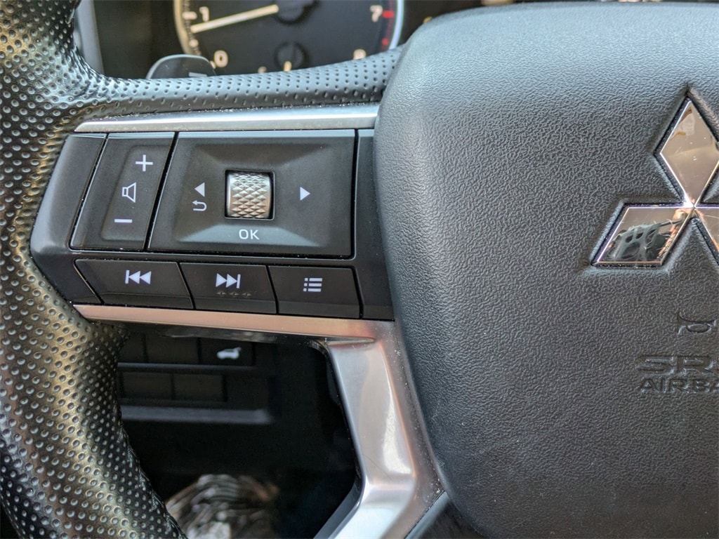 Thumbnail: 2024 Mitsubishi Outlander - 20