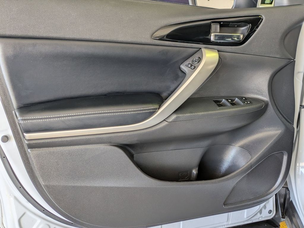 Thumbnail: 2025 Mitsubishi Eclipse Cross - 11