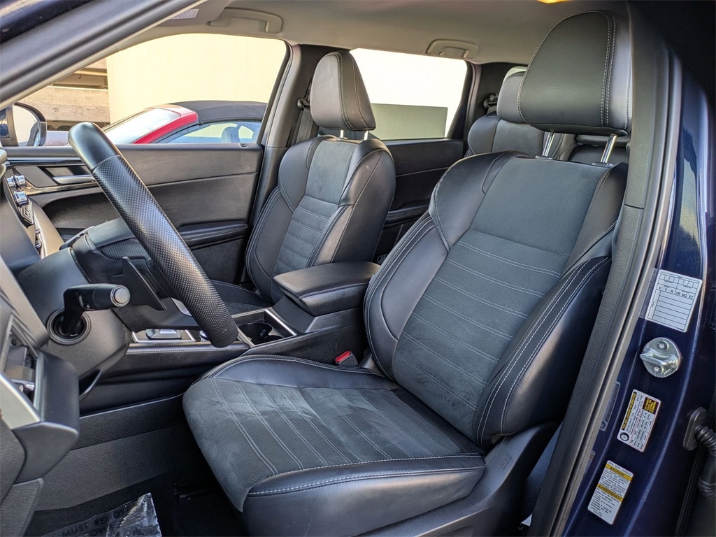 Thumbnail: 2024 Mitsubishi Outlander - 23