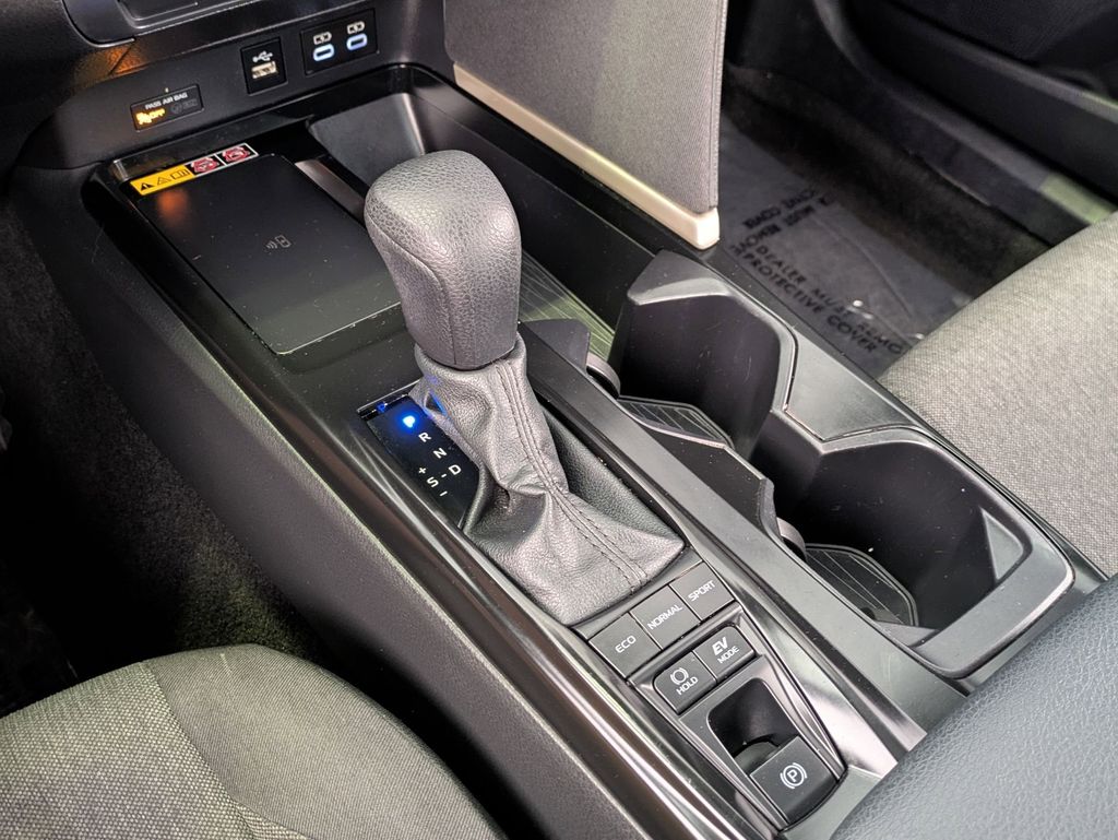 Thumbnail: 2025 Toyota Camry - 18