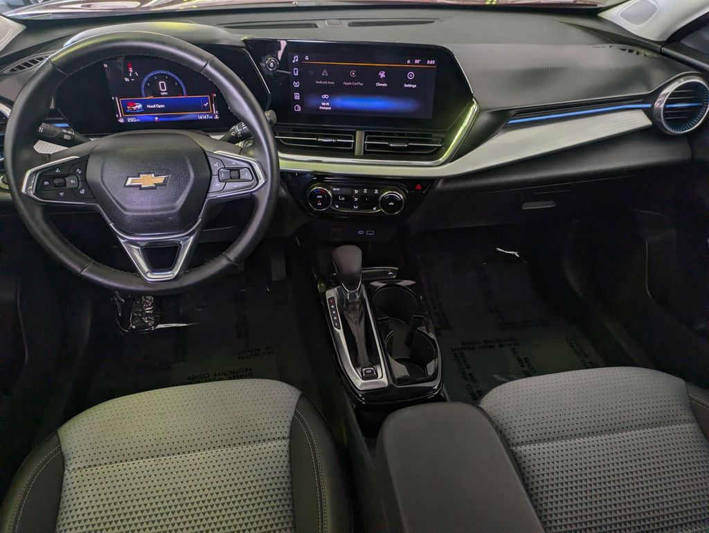 Thumbnail: 2025 Chevrolet Trax - 31