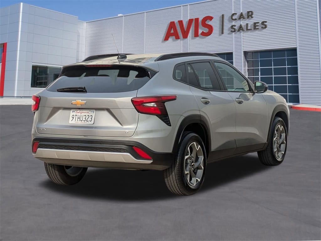 Thumbnail: 2025 Chevrolet Trax - 6