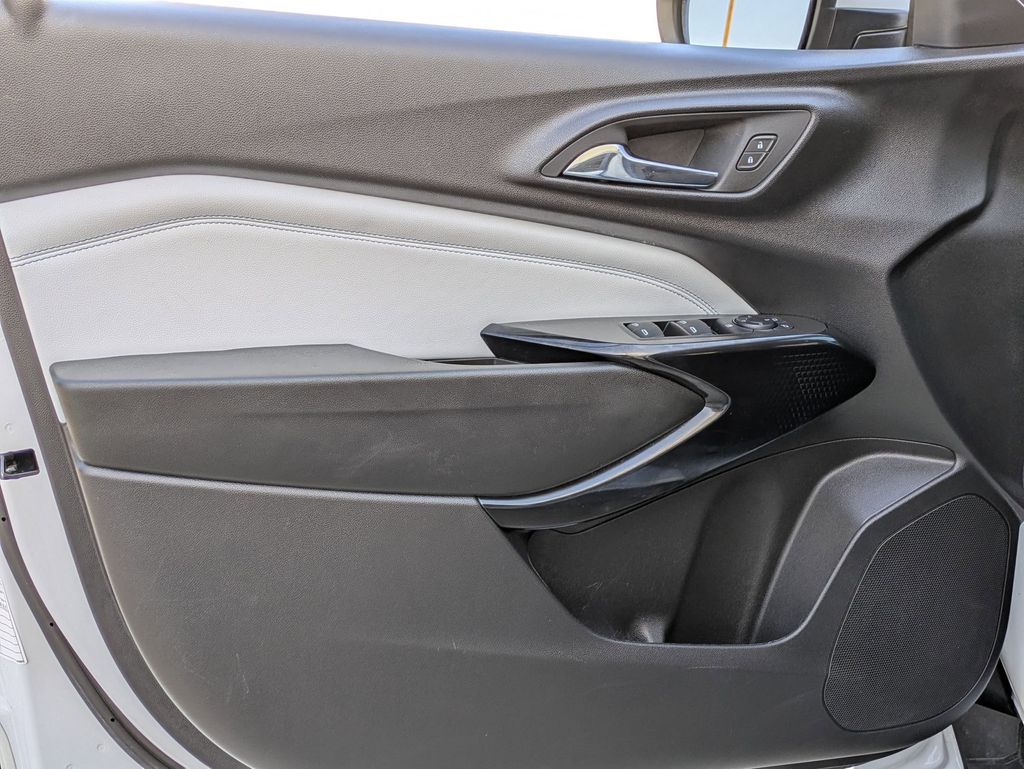 Thumbnail: 2025 Chevrolet Trax - 11