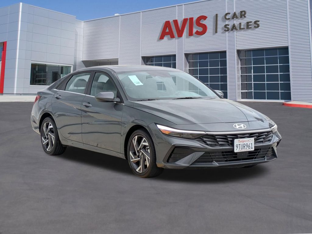 Thumbnail: 2025 Hyundai Elantra - 3