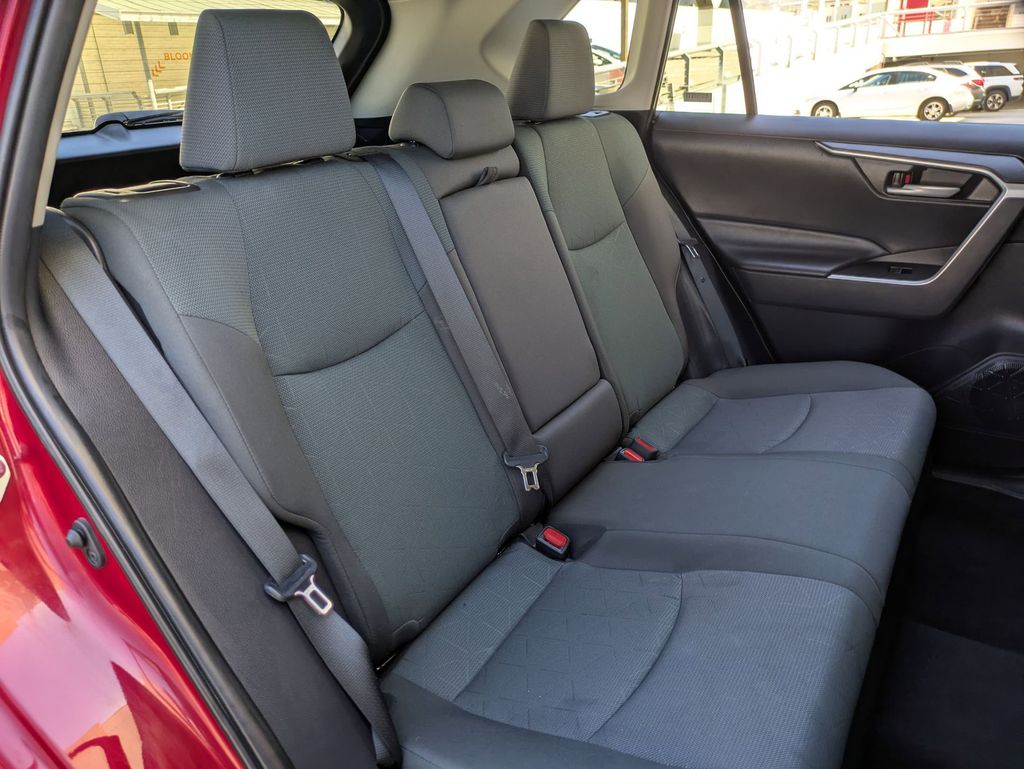 Thumbnail: 2025 Toyota RAV4 - 27