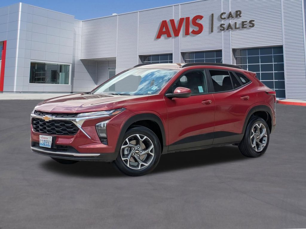 2025 Chevrolet Trax LT's photo