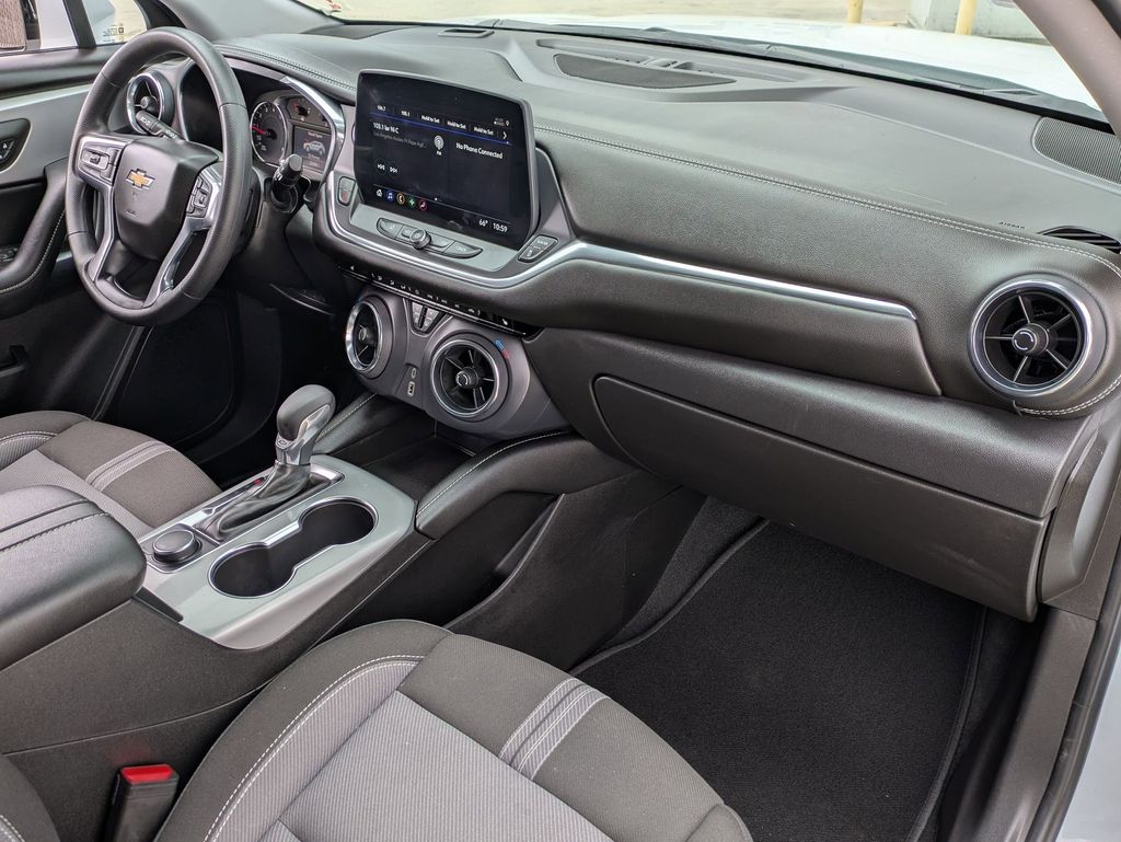 Thumbnail: 2025 Chevrolet Blazer - 28