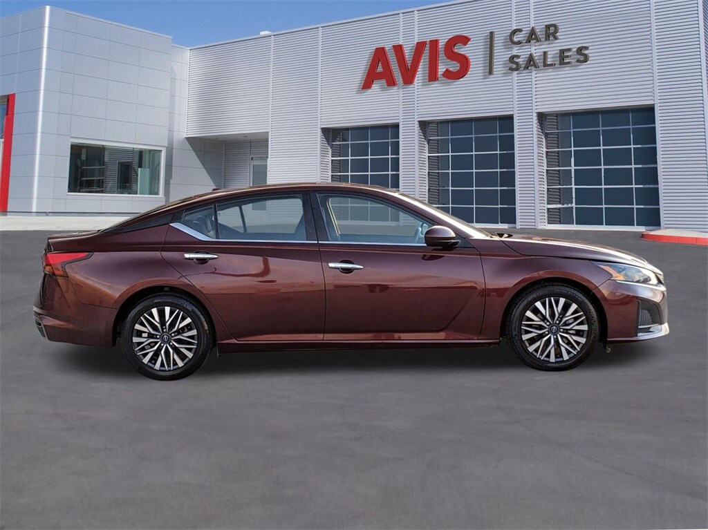 Thumbnail: 2023 Nissan Altima - 4