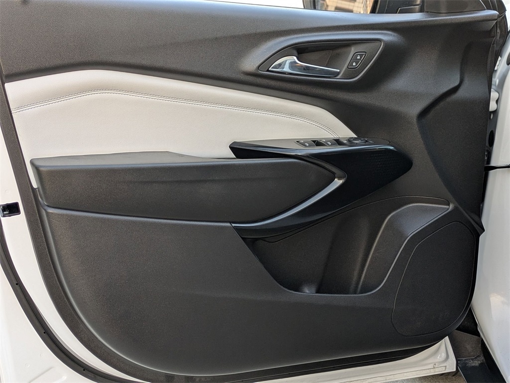 Thumbnail: 2025 Chevrolet Trax - 11