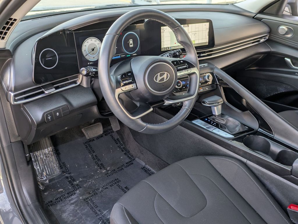 Thumbnail: 2025 Hyundai Elantra - 14