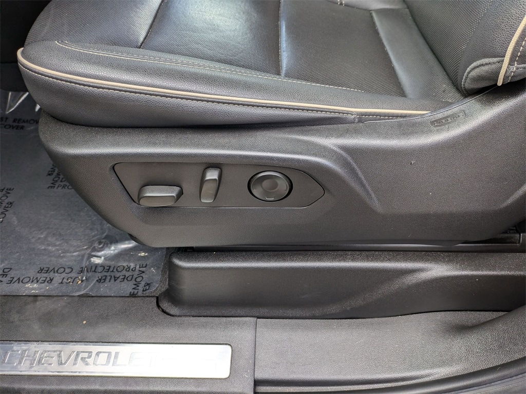 Thumbnail: 2023 Chevrolet Tahoe - 14