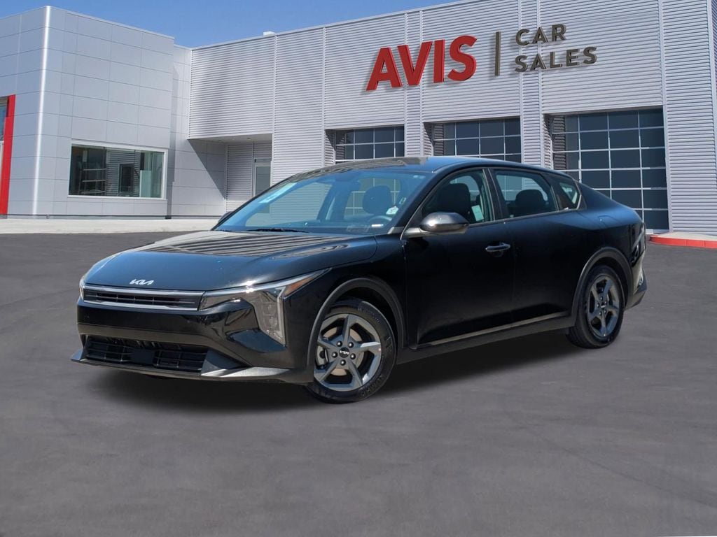 2025 Kia K4 LXS AT's photo