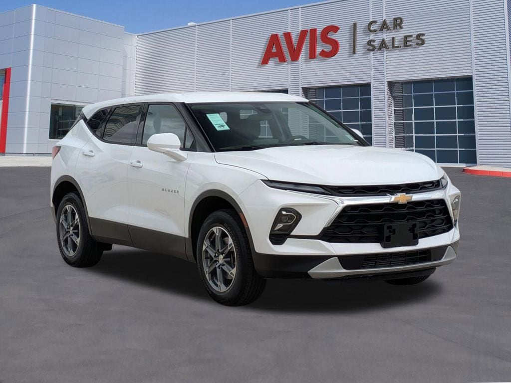 Thumbnail: 2025 Chevrolet Blazer - 3
