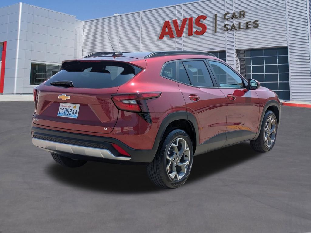 Thumbnail: 2025 Chevrolet Trax - 3