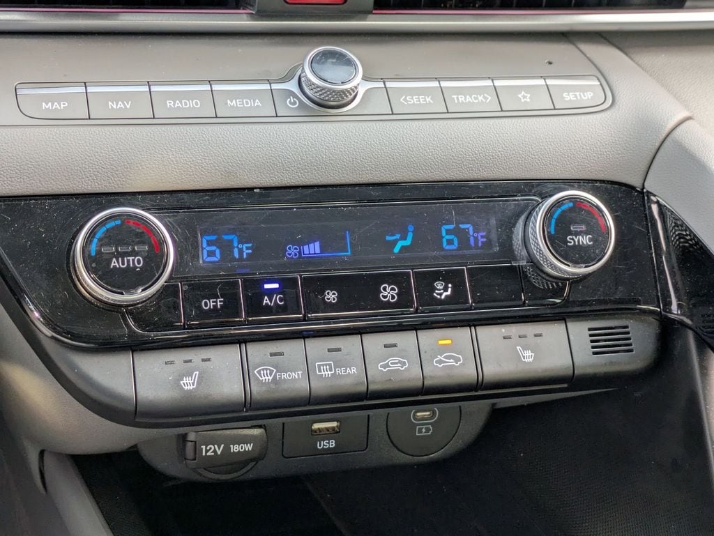 Thumbnail: 2025 Hyundai Elantra - 17