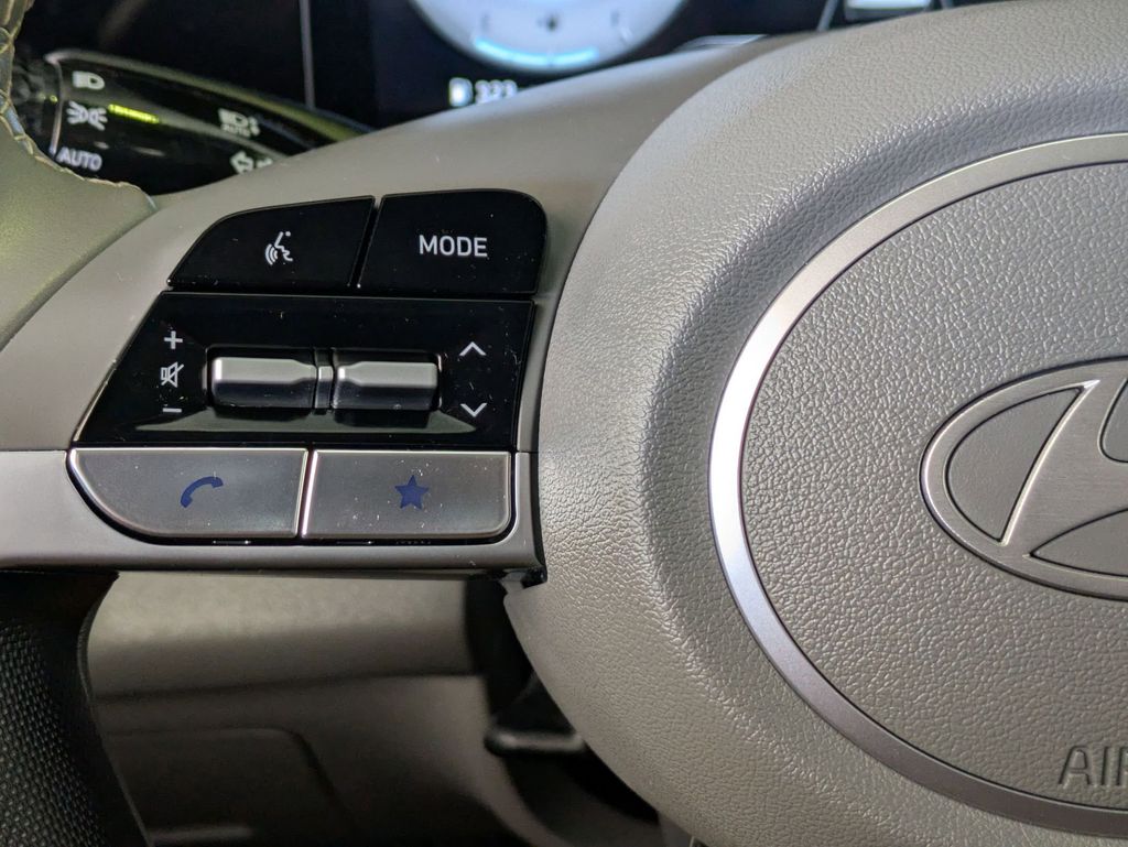 Thumbnail: 2025 Hyundai Elantra - 20