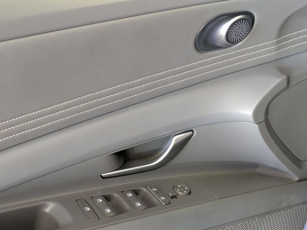 Thumbnail: 2025 Hyundai Elantra - 13