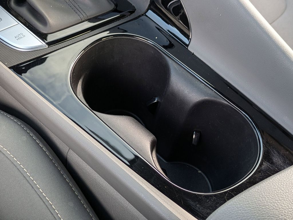 Thumbnail: 2025 Hyundai Elantra - 19