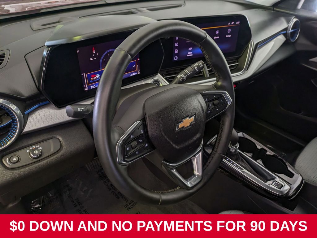 2025 Chevrolet Trax LT - Photo 30