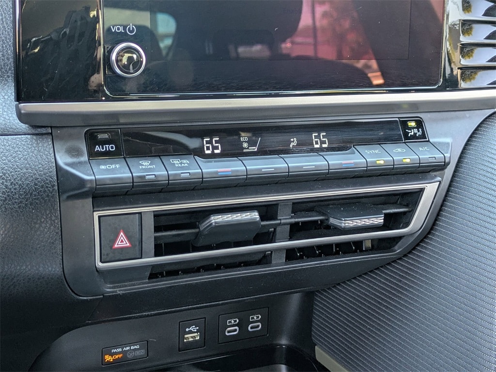 Thumbnail: 2025 Toyota Camry - 17