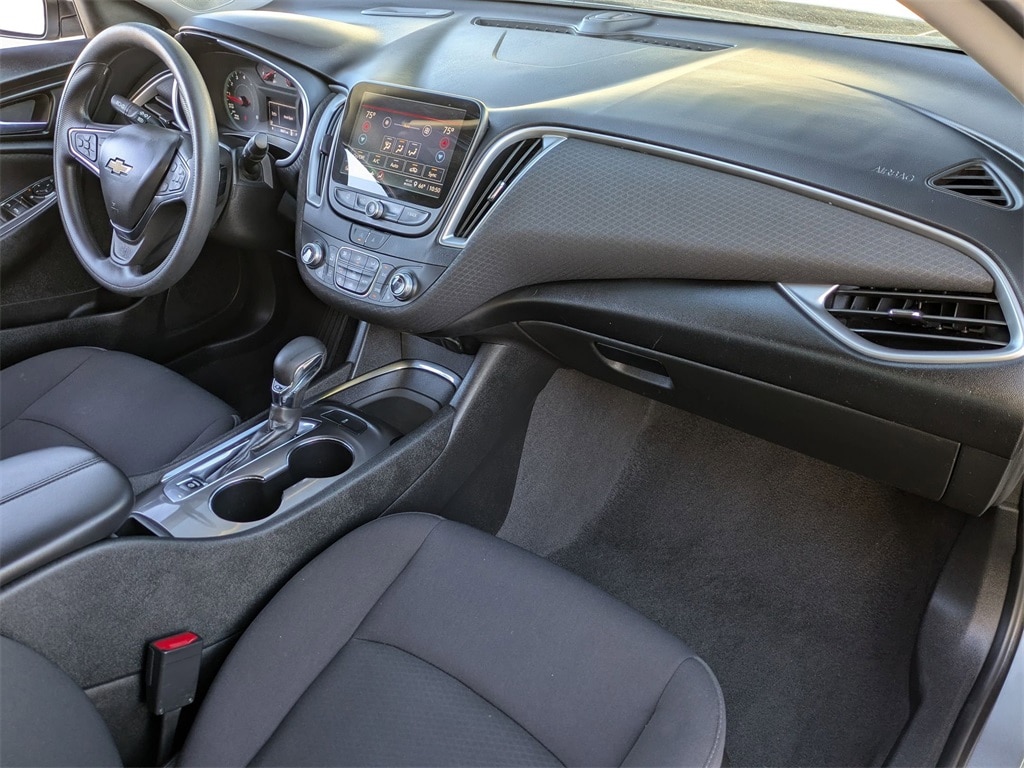 Thumbnail: 2023 Chevrolet Malibu - 29