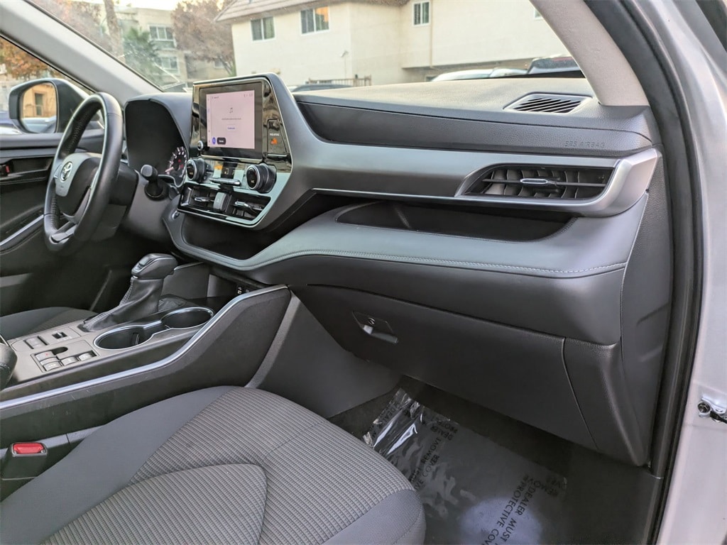 Thumbnail: 2024 Toyota Highlander - 33