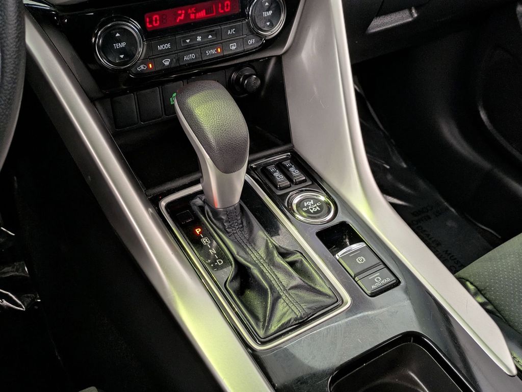 Thumbnail: 2025 Mitsubishi Eclipse Cross - 18