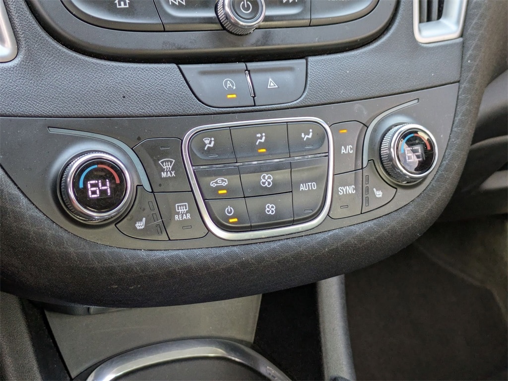 Thumbnail: 2023 Chevrolet Malibu - 17