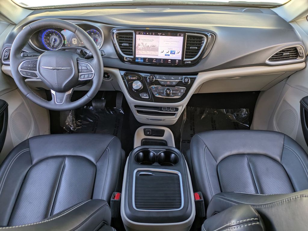 Thumbnail: 2024 Chrysler Pacifica - 25