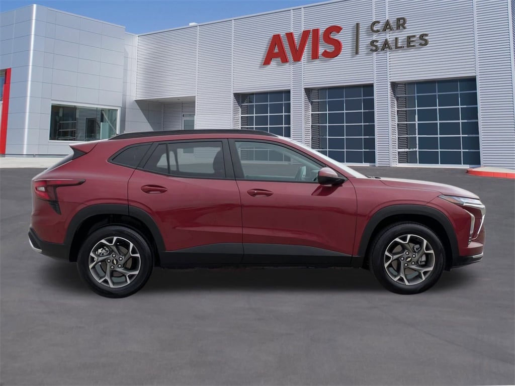 Thumbnail: 2025 Chevrolet Trax - 5