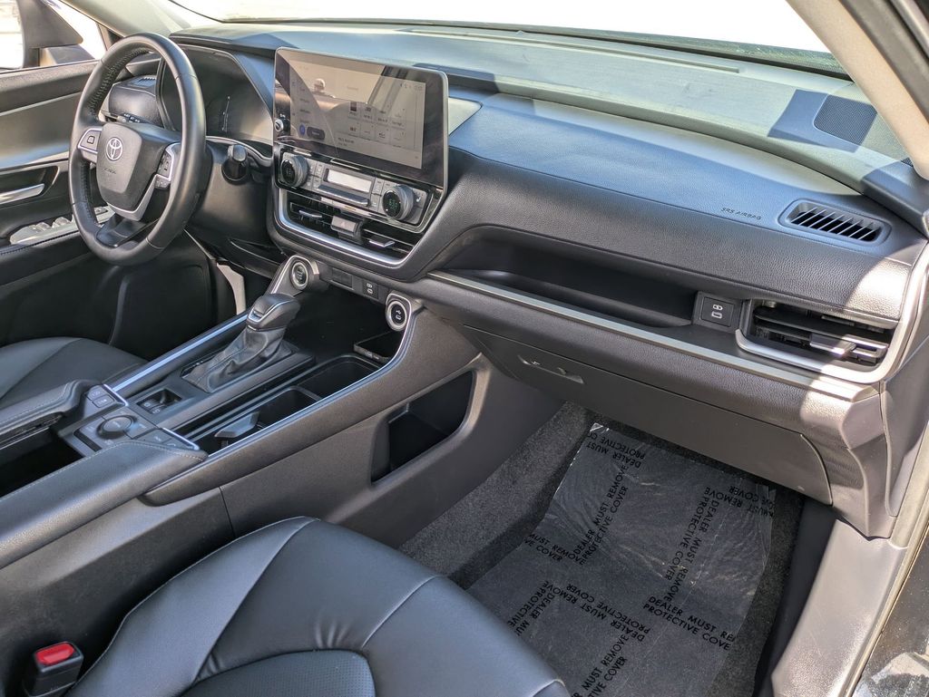 Thumbnail: 2025 Toyota Grand Highlander - 28