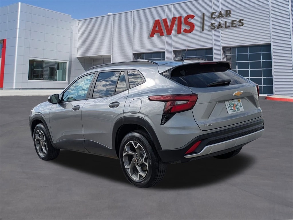 Thumbnail: 2025 Chevrolet Trax - 9