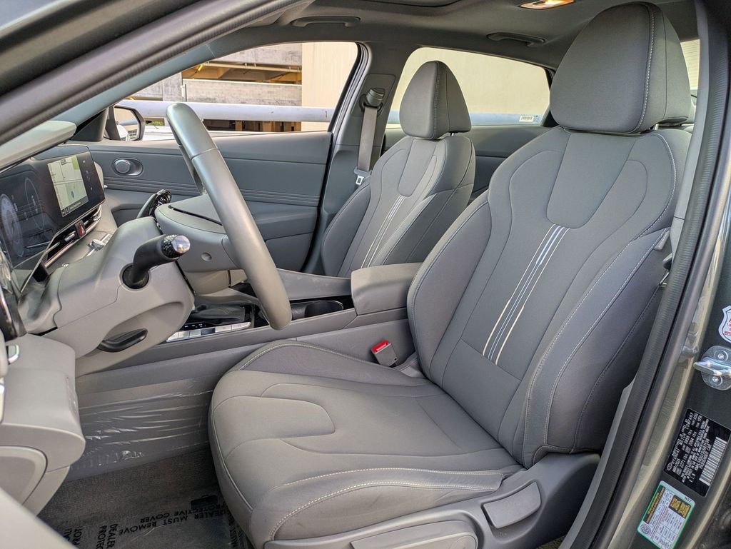 Thumbnail: 2025 Hyundai Elantra - 23