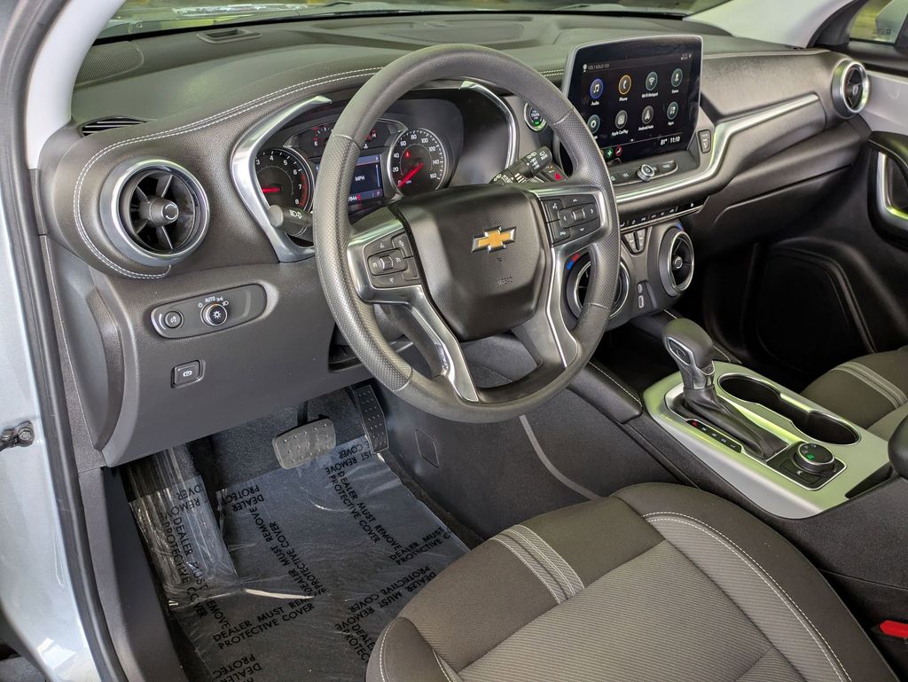 Thumbnail: 2025 Chevrolet Blazer - 14