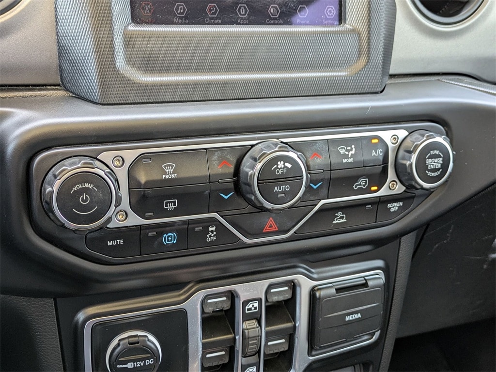Thumbnail: 2023 Jeep Wrangler - 17