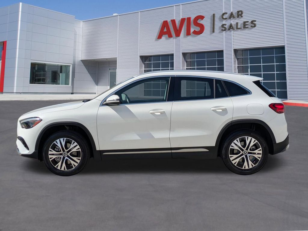 Thumbnail: 2025 Mercedes-Benz GLA - 10