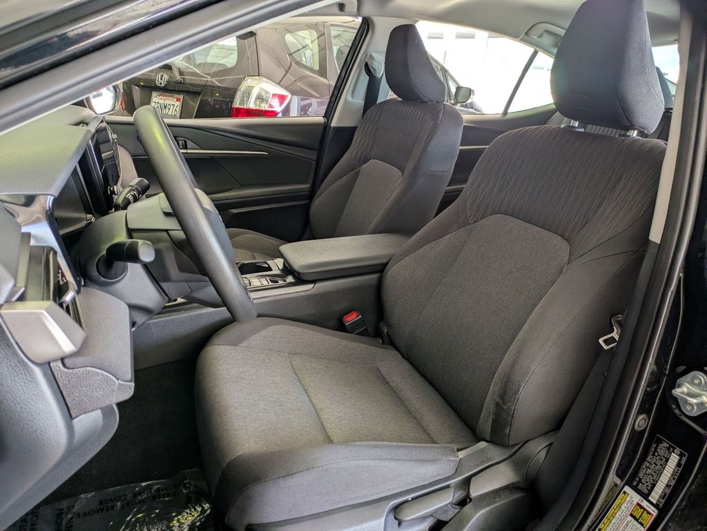 Thumbnail: 2025 Toyota Camry - 23