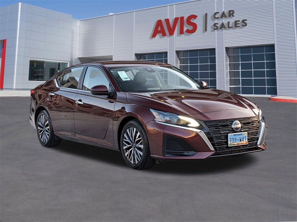 Thumbnail: 2023 Nissan Altima - 3