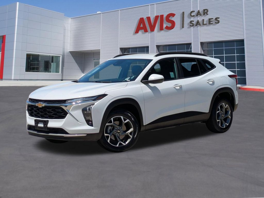 2025 Chevrolet Trax LT's photo
