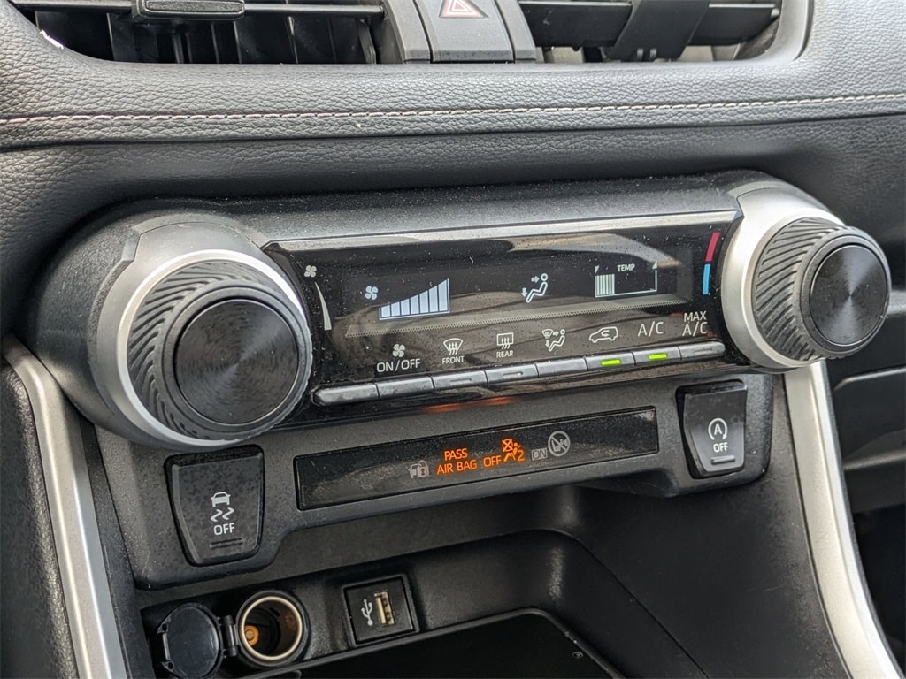 Thumbnail: 2024 Toyota RAV4 - 17