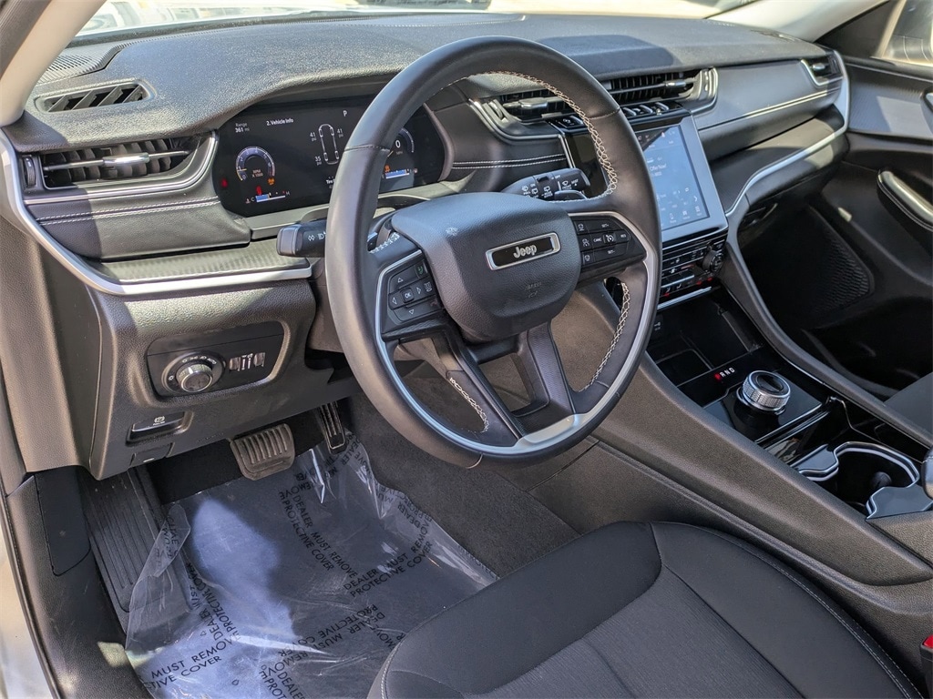 2023 Jeep Grand Cherokee Laredo 14