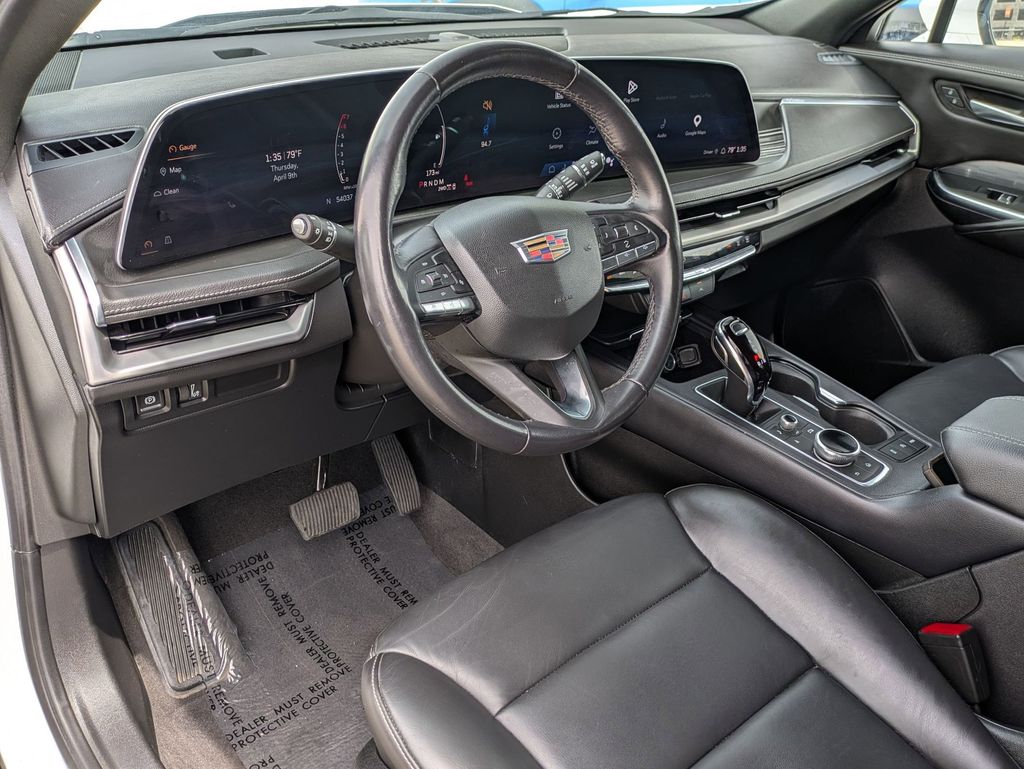 Thumbnail: 2024 Cadillac XT4 - 14