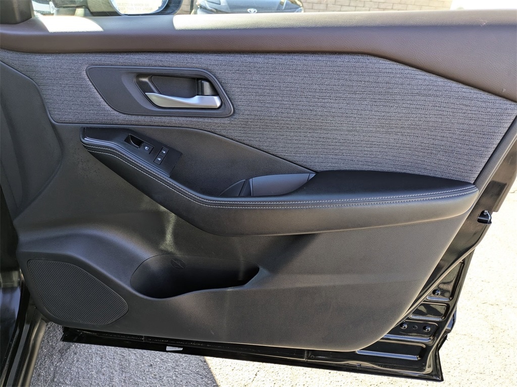 Thumbnail: 2023 Nissan Rogue - 34