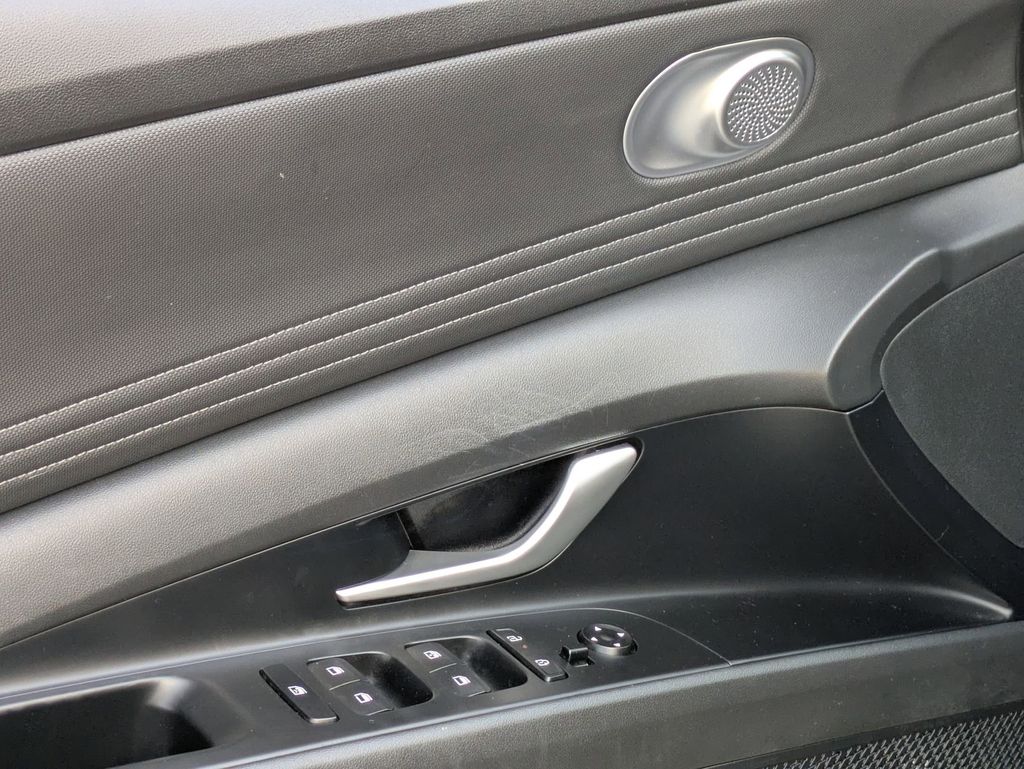 Thumbnail: 2025 Hyundai Elantra - 13