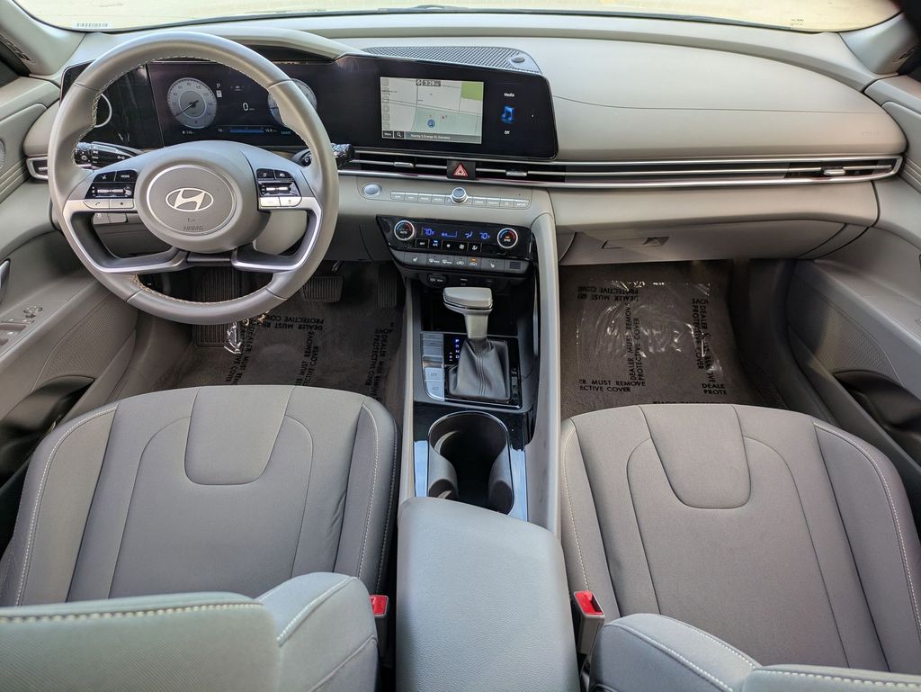 Thumbnail: 2025 Hyundai Elantra - 25