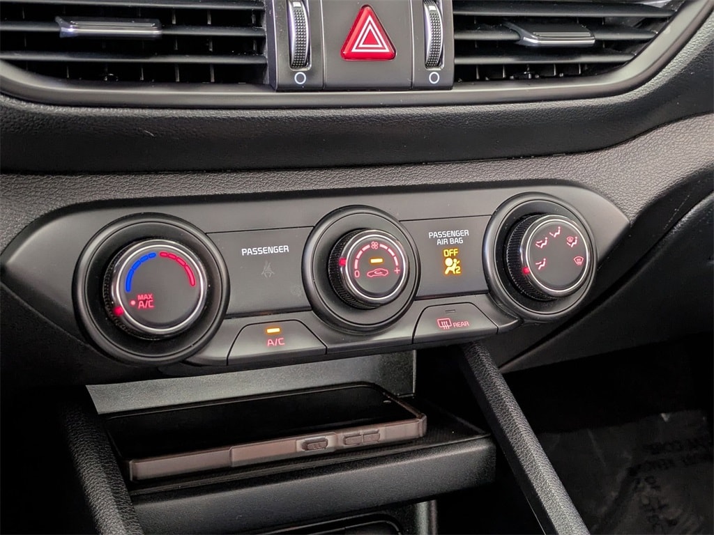 Thumbnail: 2024 Kia Forte - 17