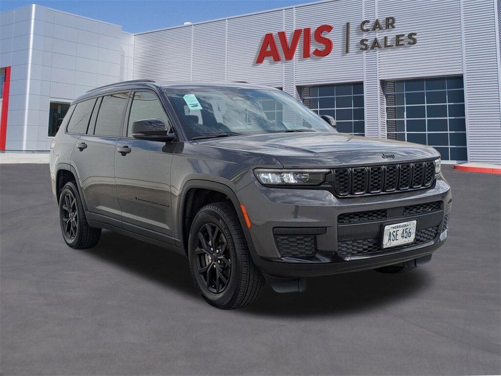 2024 Jeep Grand Cherokee Altitude photo 3