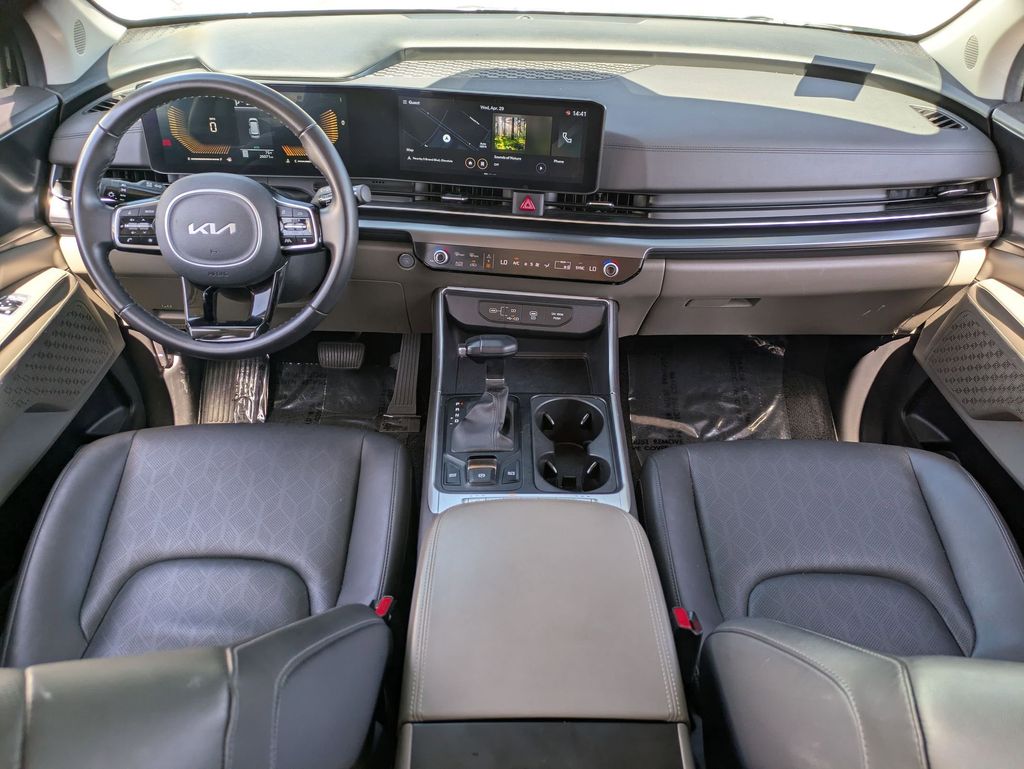 Thumbnail: 2025 Kia Carnival - 25